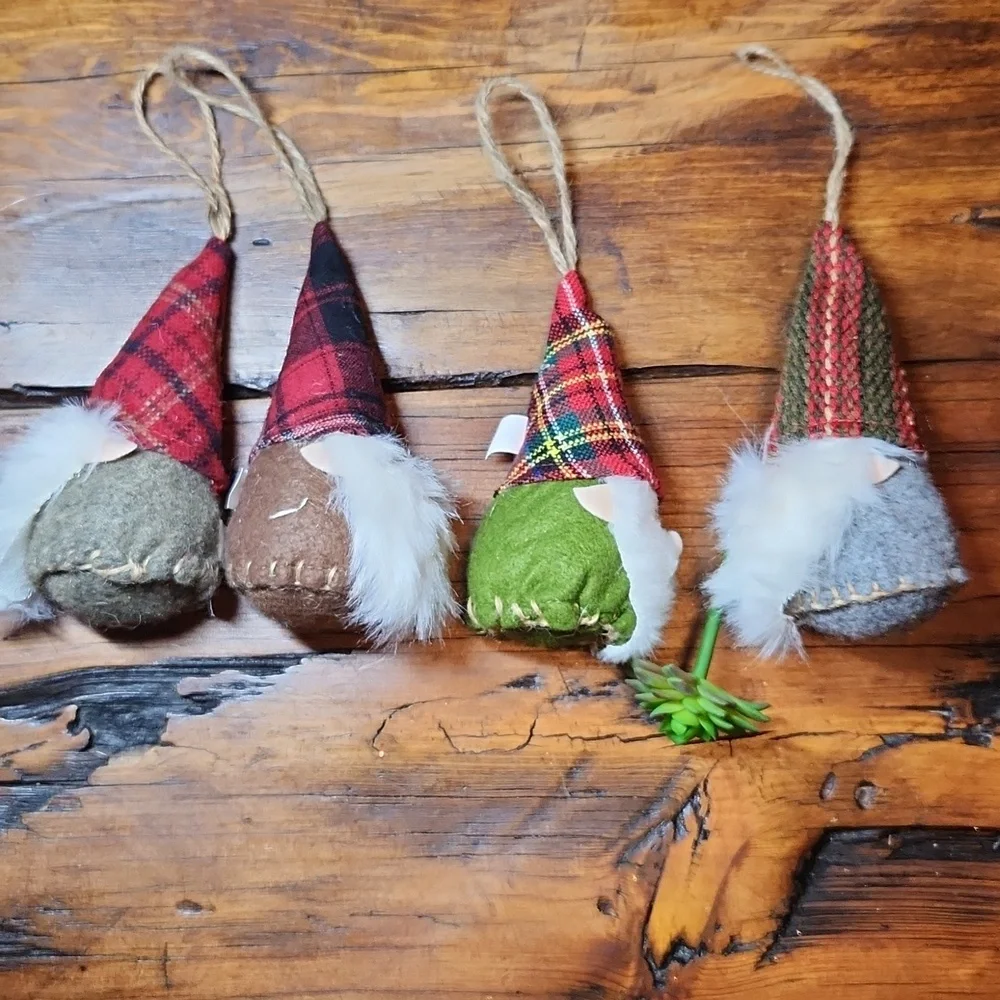 🚦3for$15🚦Set of 4 Holiday Gnome Ornaments